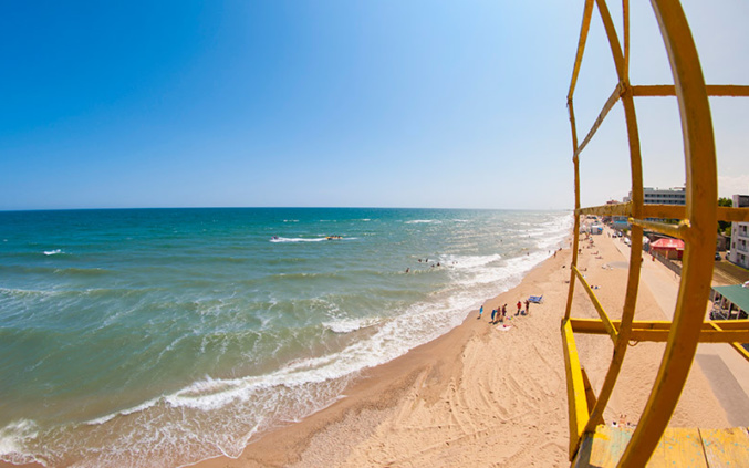 Минздрав разрешит посещение пляжей летом-2020: морская соль и ультрафиолет уничтожают коронавирус