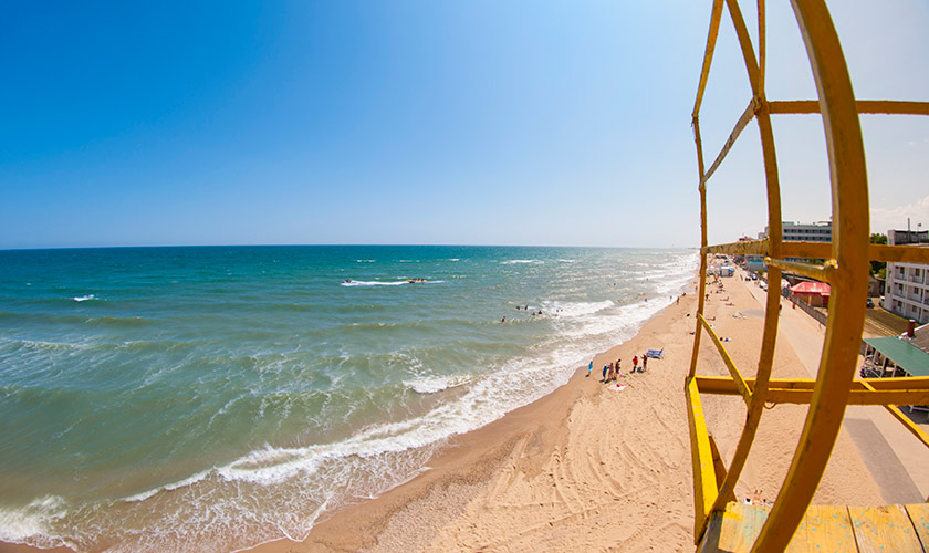 Минздрав разрешит посещение пляжей летом-2020: морская соль и ультрафиолет уничтожают коронавирус