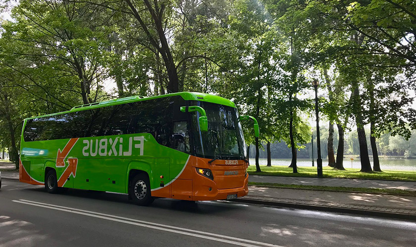 FlixBus запустит первую брендированную линию в Украине между Затокой и Драгобратом